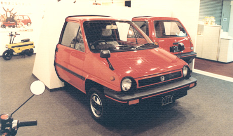 第285回デザインギャラリー1953「ホンダシティとデザイナーたち デザイン思考とその展開」