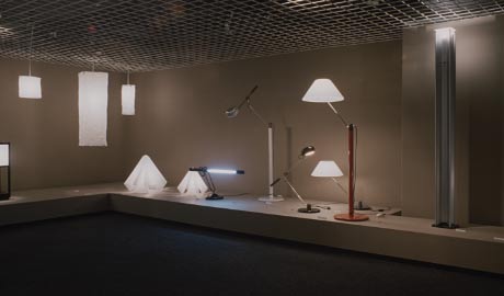 第318回デザインギャラリー1953「デザイナーと企業シリーズ33 ヤマギワと7人のデザイナー達」