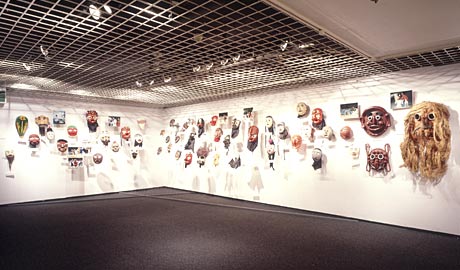 第363回デザインギャラリー1953「韓国の面と凧」