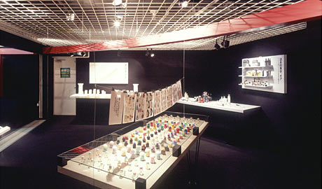 第383回デザインギャラリー1953「資生堂パッケージデザイン展--イメージの着地点」