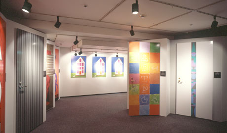 第430回デザインギャラリー1953「10枚のグラフィックドア展」