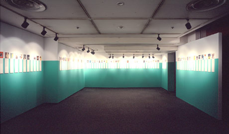 第511回デザインギャラリー1953「JAGDAポストカード1996 顔面総百展 --クレオパトラからゴジラまでポストカードで出会う137人--」