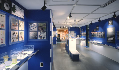 第572回デザインギャラリー1953「DESIGN FOR WHOM? 〜誰のためのデザイン〜 --トライポッドのユニバーサル・デザイン--」