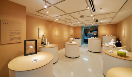 第641回デザインギャラリー1953「岐阜県オリベデザインセンター美濃焼プロジェクト 12人の建築家のカップ&ソーサー・贈る器」