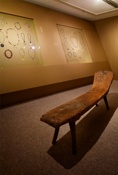 第670回デザインギャラリー1953企画展「ヨーガン レールの小さな石のジュエリー」